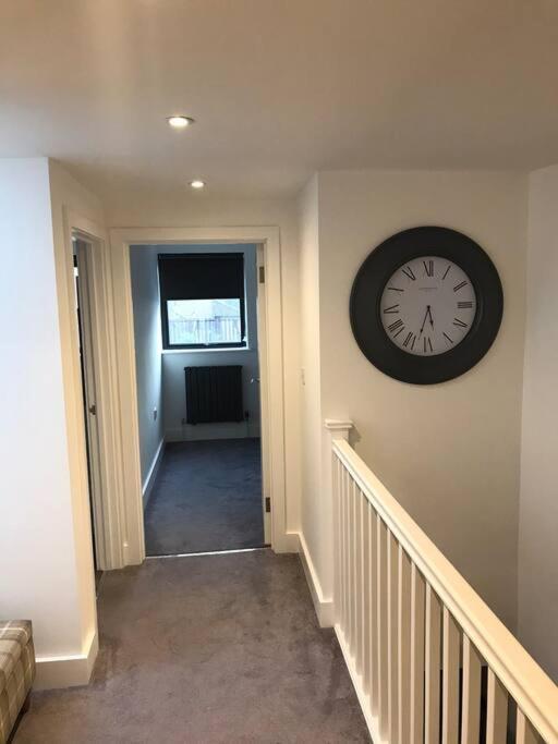 New Town House With *Free Allocated Parking* Apartment Brighton Luaran gambar