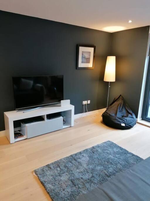 New Town House With *Free Allocated Parking* Apartment Brighton Luaran gambar